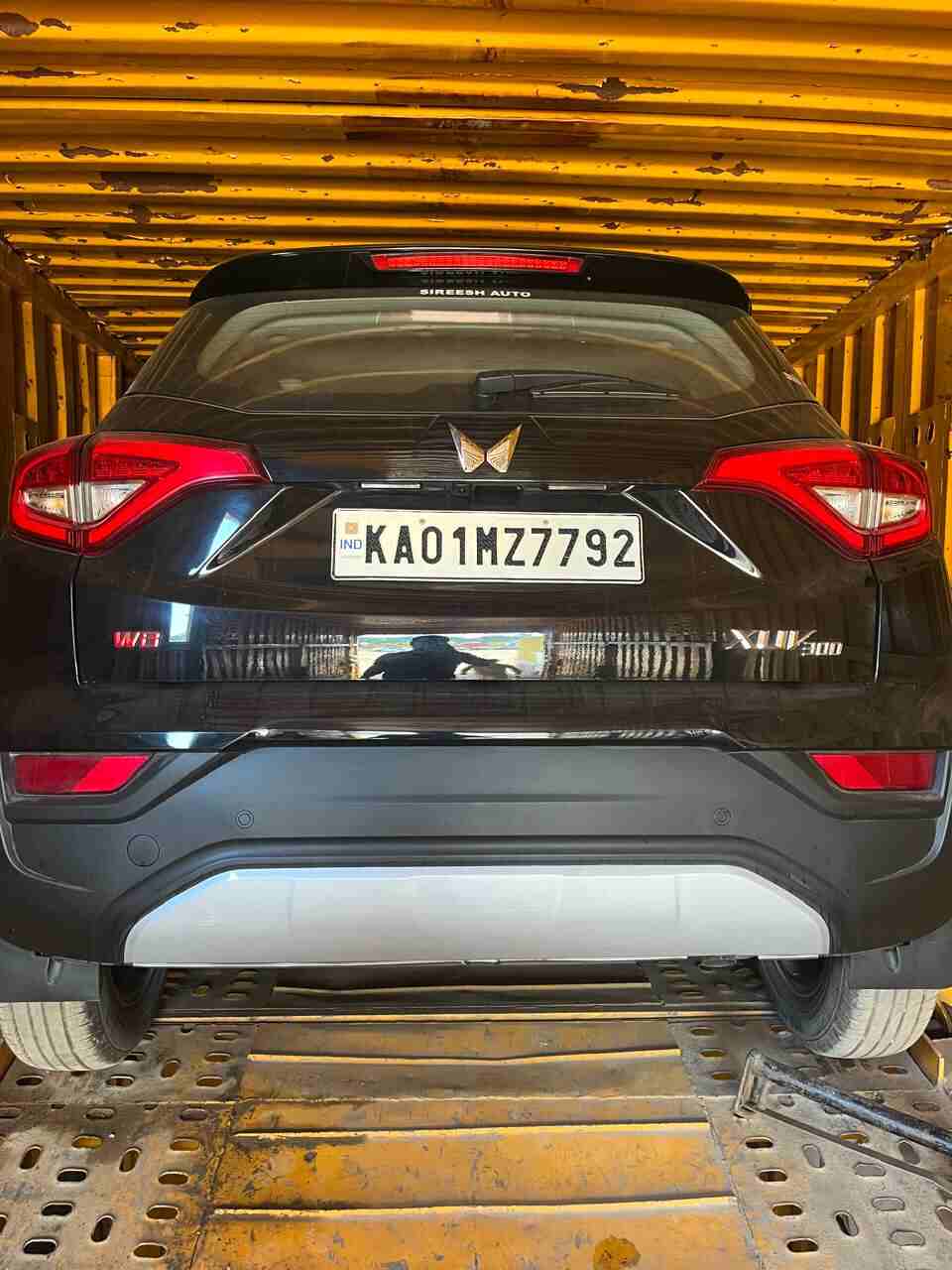 Car transport from Bangalore to Kolkata using closed carrier truck