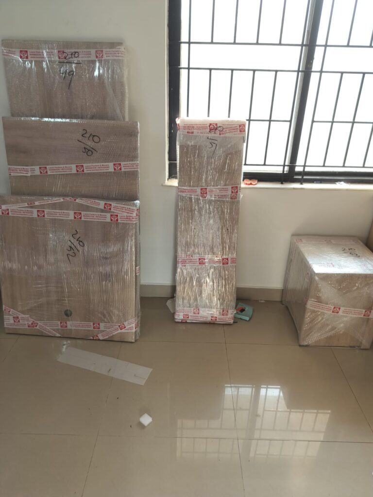 Packers and movers from Bangalore to Pune providing safe household shifting service
