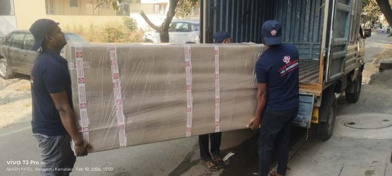 Packers and Movers from Bangalore to Bhuj loading household goods safely