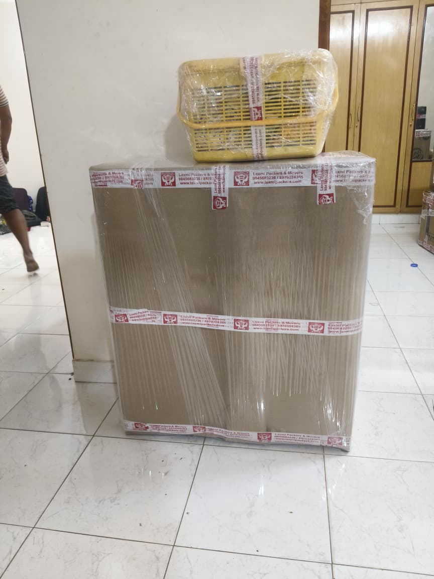 Professional packers and movers from Bangalore to Surat providing safe household shifting and transport services