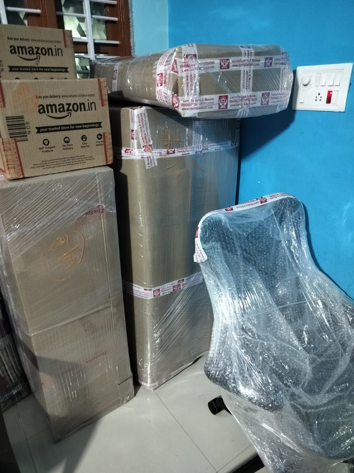 Packers and movers Bangalore to Varanasi truck transporting goods safely
