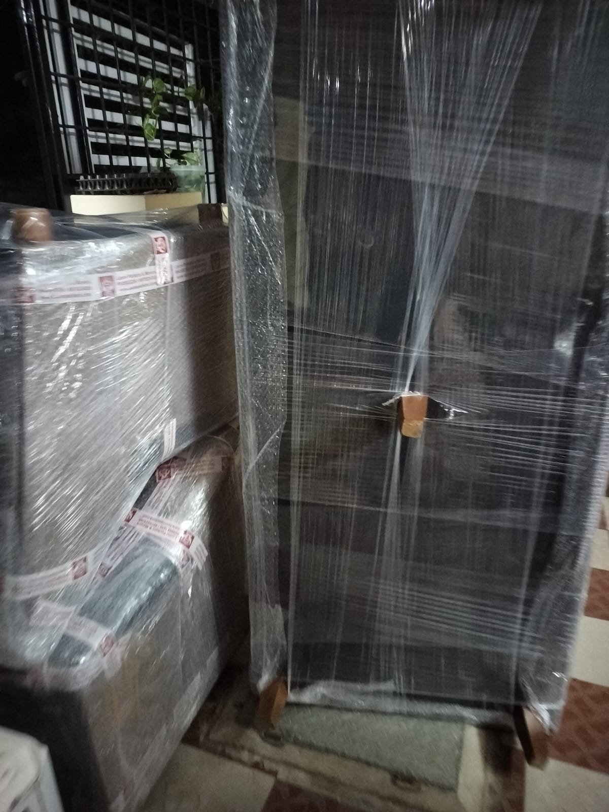 Packers and movers Bannerghatta Road Bangalore loading household goods safely