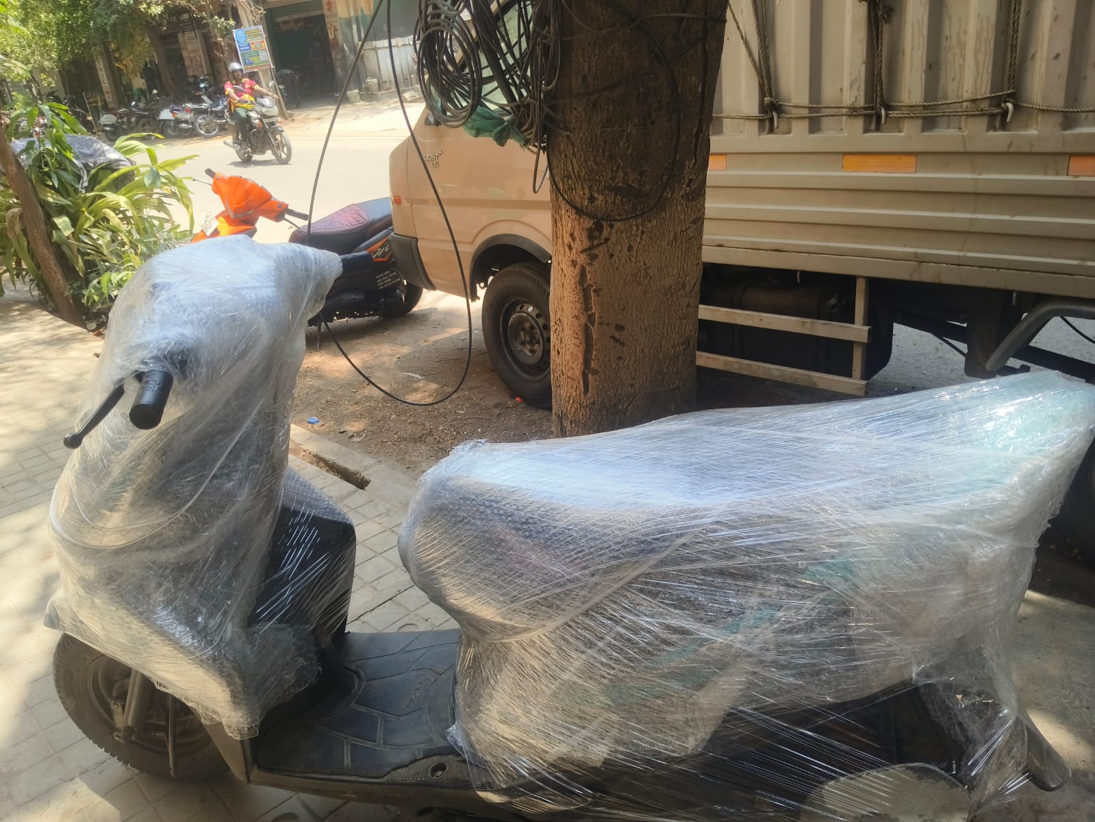 Professional packers and movers in Kaggadaspura Bangalore loading household goods safely into a transport truck for local home shifting services
